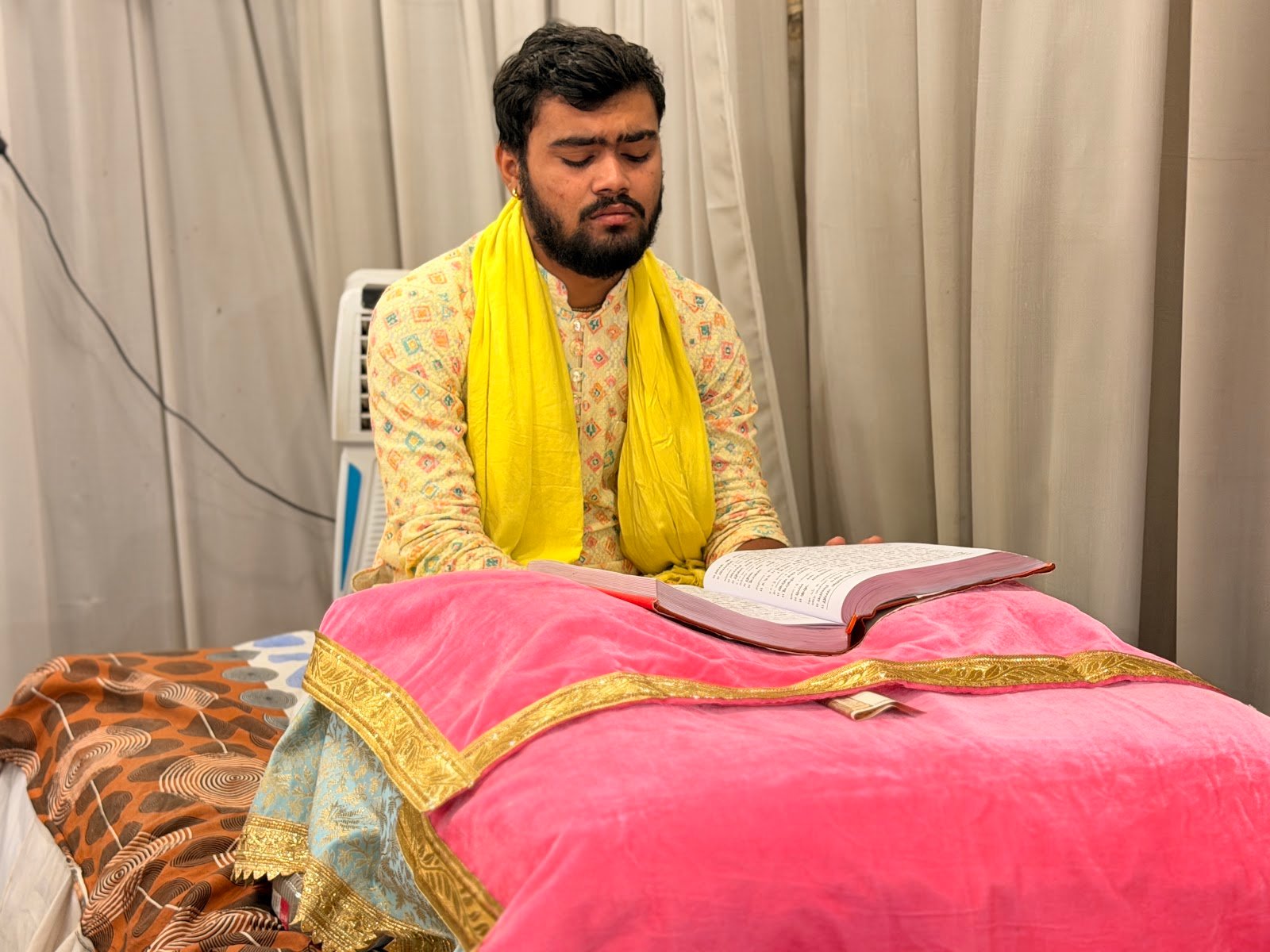 मंदिर परिसर, संध्या दीप